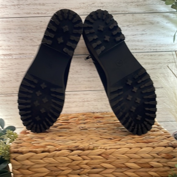 Chelsea black ankle boot 9.5 universal thread - Picture 4 of 7